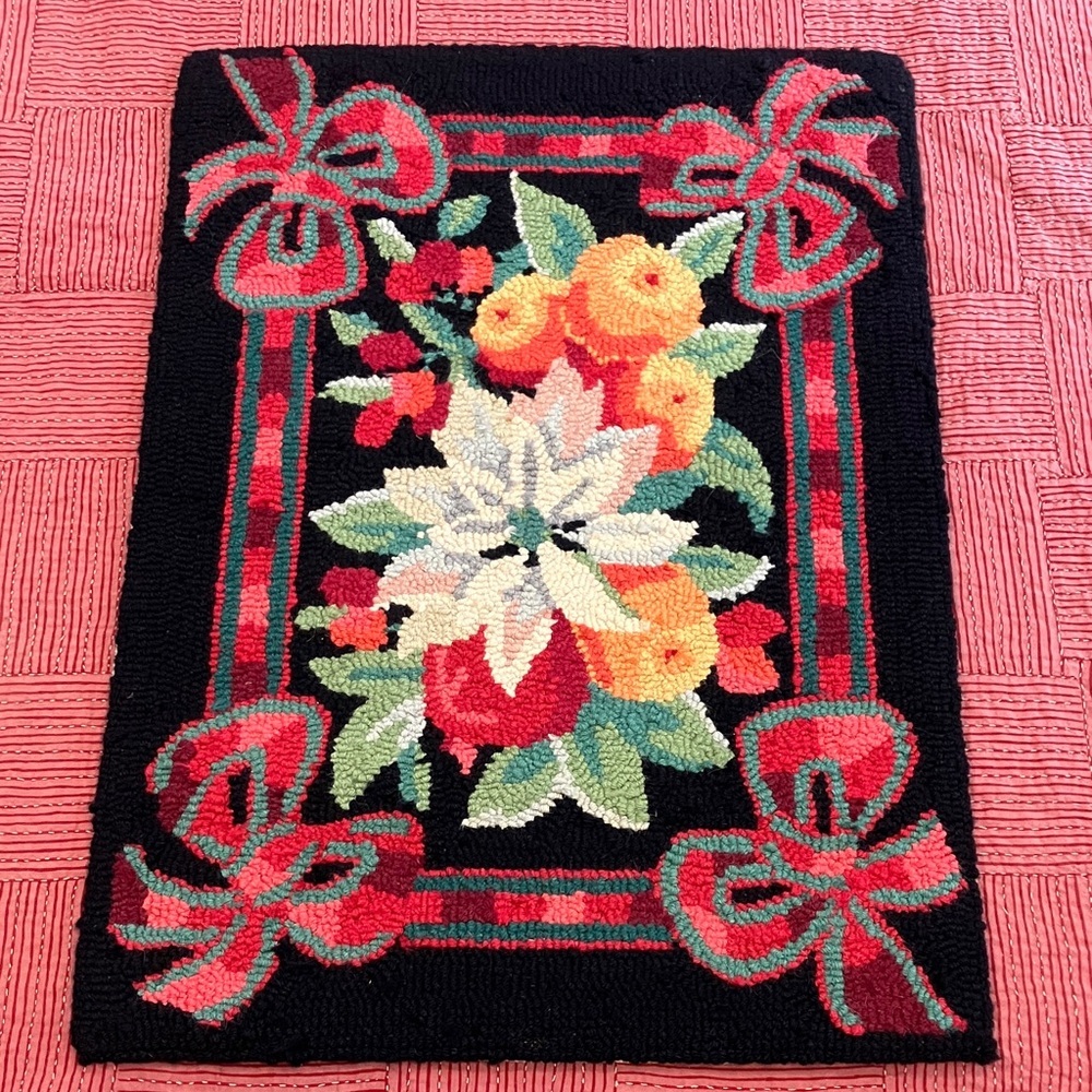 Wool hand hooked Floral Patterned Door Mat / wall hanging / rug / bath carpet
